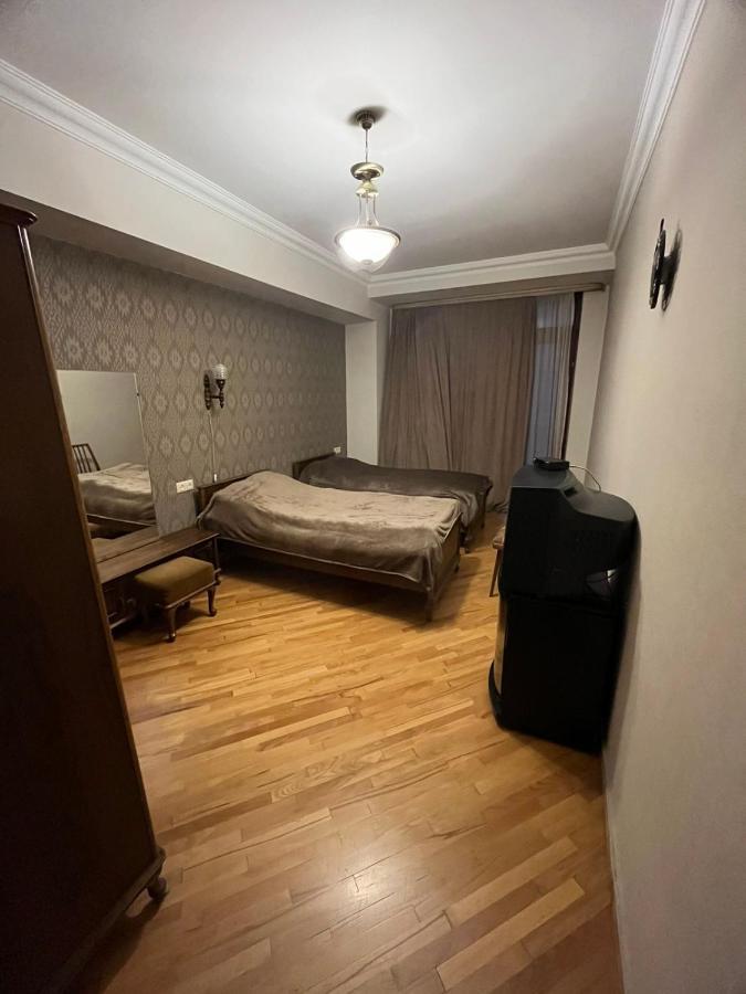 Large Cozy Apartment On Beginning Of Komitas Ave Ereván Exterior foto